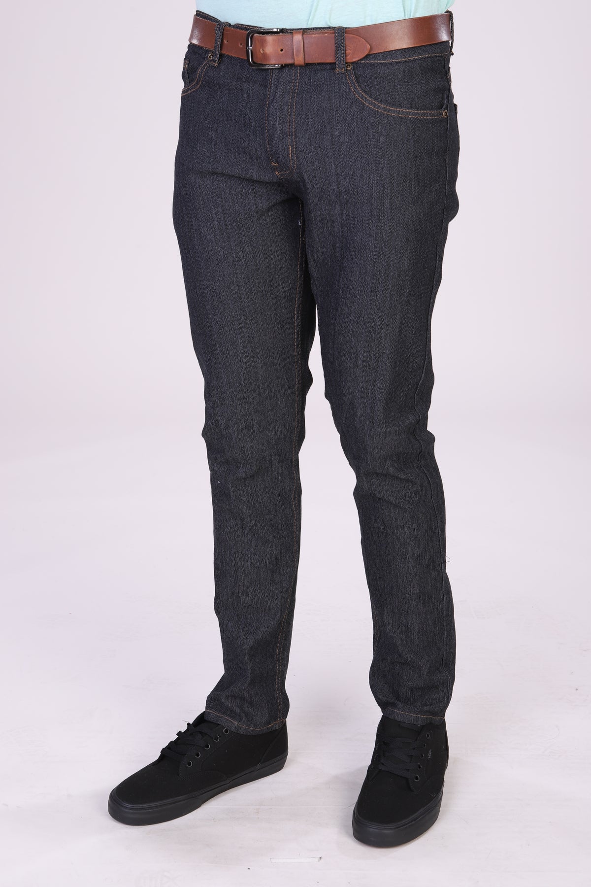 Oscar Jeans CA4511 skinny fit stretch jeans in black denim, front view